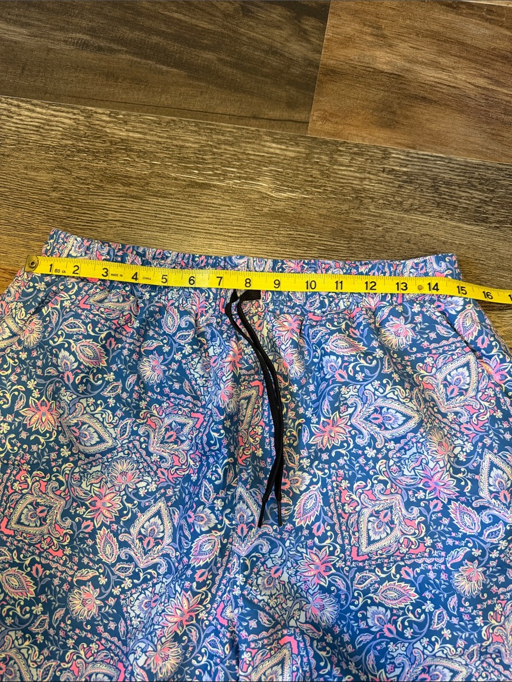 Kulani Kinis Blue Pink Paisley Swim Shorts Size Medium Lined - Picture 2 of 5